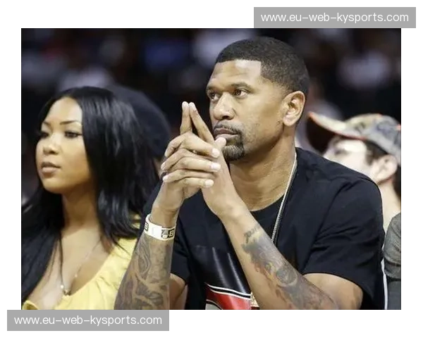 聚光灯下的宿命之约：当金州华尔兹遇上紫金好莱坞，NBA季前赛的巅峰序章